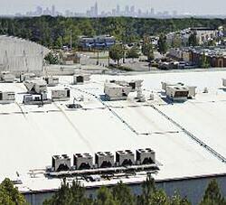Flat-roof commercial building